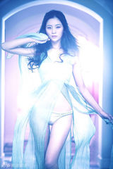 组图：王媛可浴室写真曝光 薄纱秀身段画面唯美