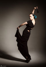 高清组图：阿朵演绎《再见卡门》 大片现千面魅力