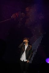 组图：郑钧2010你必须幸福巡演上海站精彩图集