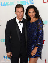 组图：麦康纳和塔图姆双双携妻亮相《魔力迈克》首映