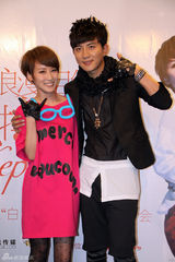 高清组图：谢楠大左秀“恩爱” 《保持联络》获肯定