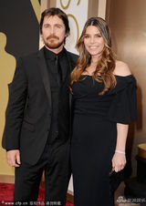 组图：男主角提名克里斯蒂安-贝尔携妻亮相红毯