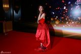 组图：微博之夜红毯 张萌红裙露背性感妩媚