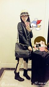 组图：李思思生活照曝光 一改春晚范儿变萌少女