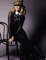 高清组图：38岁海蒂-克鲁姆登封面 展熟女风情