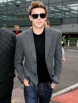 幻灯：莉顿-梅斯特搞变妆 众星出席蒂姆伯顿艺术展