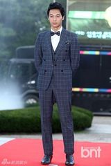 组图：吕珍九等出席15届首尔国际青少年电影节