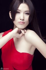 组图：徐洁儿圣诞喜庆写真曝光 魅力贺岁性感迷人