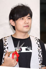 高清图：周杰伦常去教会但并未受洗礼 称信仰很重要