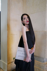 组图：郭碧婷淡雅从容绽放浪漫巴黎