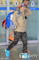 组图：温流李玟雨加盟《丛林的法则》远赴巴西