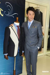 组图：林峰不拍内衣广告天价不动摇 不满家人被偷拍