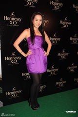 组图：汪诗诗汪圆圆姐妹花亮相 与罗霖吴婉芳相见欢