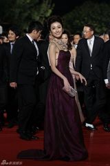 组图：电影金马奖红毯群星云集 女星性感华服斗艳