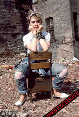 高清组图：麦当娜年轻性感照曝光 天后也有青涩时