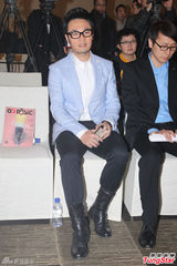 组图：王铮亮视宋丹丹贵人 春晚幕后唱哭冯小刚