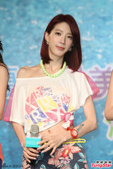 组图：Dream Girls清凉出镜 大秀性感美腿