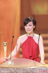 组图：TVB台庆江美仪《冲上云霄2》获最佳女配
