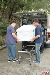 组图：陈僖仪遗体火化 亲朋好友送别