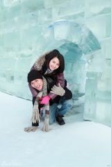 组图：洪欣张丹峰拍冰雪写真秀欢乐甜蜜