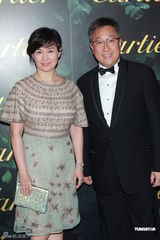 组图：林青霞典雅亮相活动 徐子淇白裙显高贵