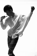 组图：乔任梁体验创意生活 亲身策划拍摄时尚大片