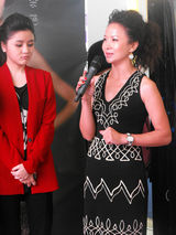 组图：中韩明星齐聚《吻到爱》 赵越塑造时尚女魔头