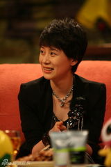 高清图：海清高峰做客黄加李泡畅聊世界杯