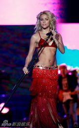 高清组图：夏奇拉跨年热辣压轴 摆胯甩胸性感逼人