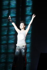 幻灯：林忆莲演唱会放大“内心戏” 常石磊等任嘉宾