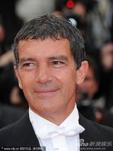 高清组图：《吾栖之肤》首映 班德拉斯吻导演