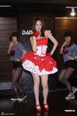 组图：安心亚彩排舞蹈大秀性感舞姿