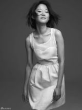 组图：刘滢黑白写真恬静纯真自然流露