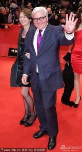 组图：德国外长施泰恩迈耶携妻助阵柏林电影节