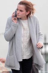 组图:艾玛-沃特森与帅导演密会 亲密贴面显暧昧