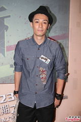 组图：官恩娜宣传新剧封口避谈旧爱吴卓羲