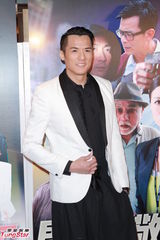 组图：王维基豪花百万办新台试映礼 黄日华做一哥