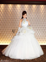 高清组图：日本女星上户彩10款华丽婚纱写真 