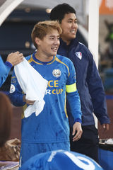 高清组图：JYJ金俊秀带队比赛 球场卖力最终胜出