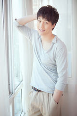 组图：型男杨金承时尚写真