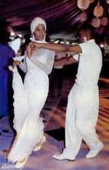 组图：惠特尼去世一周年 巨星珍贵旧照曝光