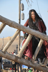 组图：《龙门飞甲》桂纶镁奢华造型恶女附身