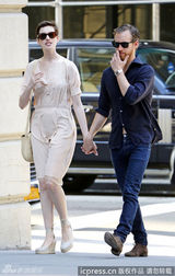 组图：好莱坞女星安妮-海瑟薇幸福完婚