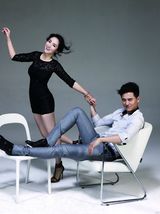 组图：董璇高云翔携手登封面 恩爱诠释幸福密码