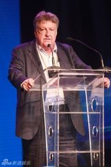 组图：萧亚轩罗志祥签约索尼被侃办婚礼