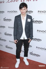 组图：薛凯琪音乐会献唱赞母亲伟大