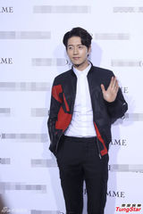 组图：朴海镇微笑帅气登场 霍思燕减肥不易