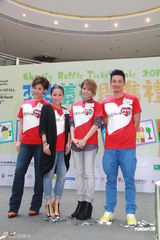 组图：郑融力挺旧爱刘浩龙 称希望大家体谅