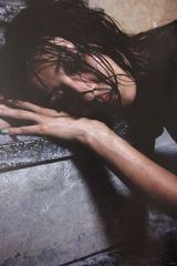 组图：日女星水野美纪黑暗系大尺度写真