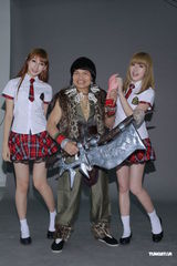 组图：陈冠希前女友制服诱惑 自曝写真尺度大